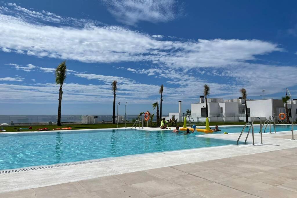 Modern 2 Beds Apartment In Alcaidesa Dış mekan fotoğraf