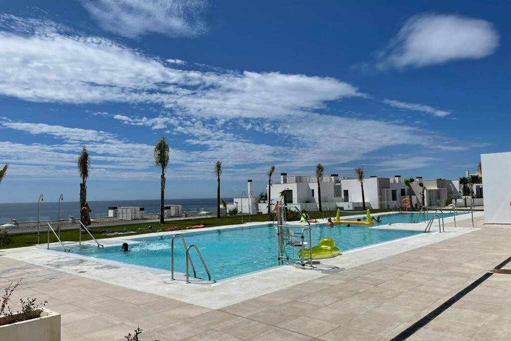 Modern 2 Beds Apartment In Alcaidesa Dış mekan fotoğraf